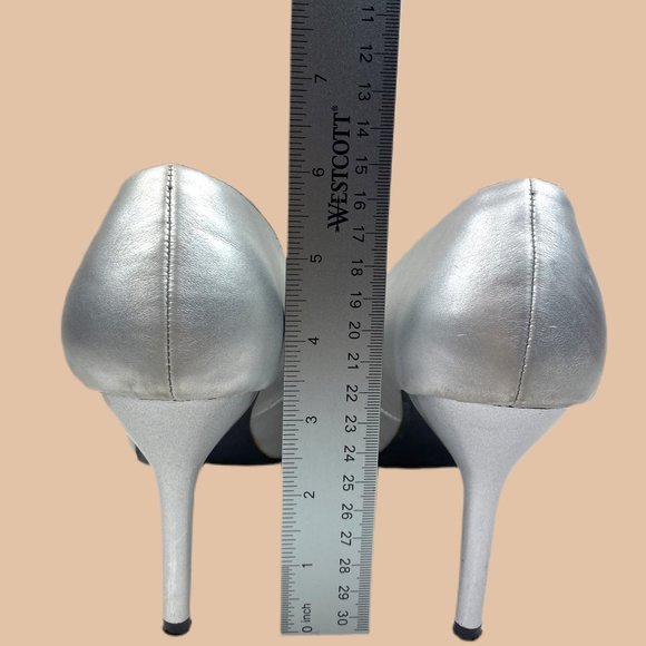 Delicious - Silver Metallic - Classic Pointy Toe Heels Pumps - 80's Style - Picture 3 of 5